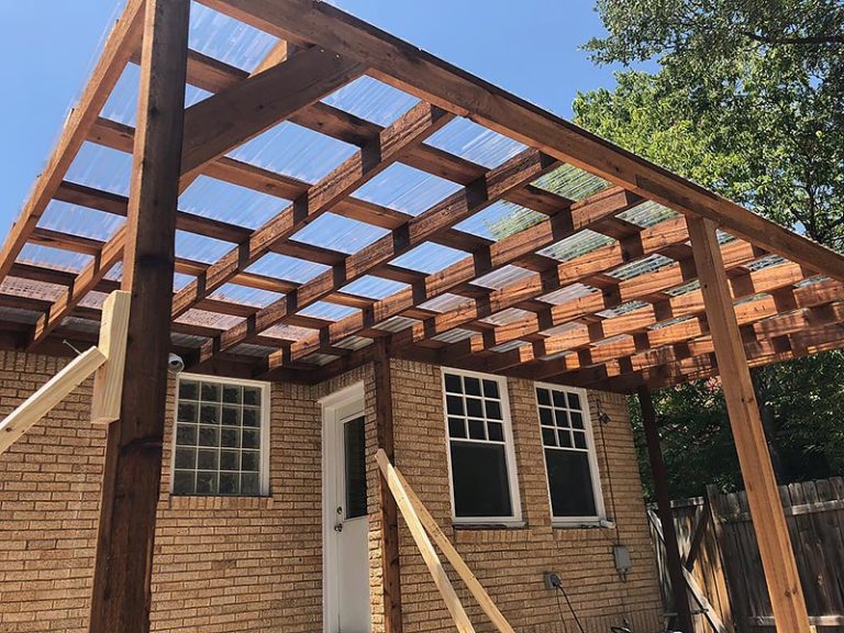 Mandi's Deck 10 East Austin Carpenters Project